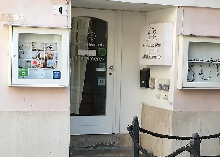 Almayer Noemi Nocleg ze śniadaniem 3*