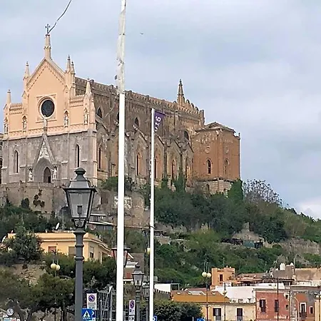 Almayer Noemi 3*