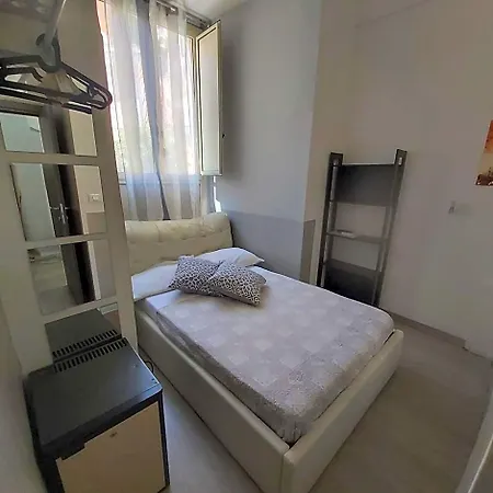 Almayer Noemi Bed & Breakfast